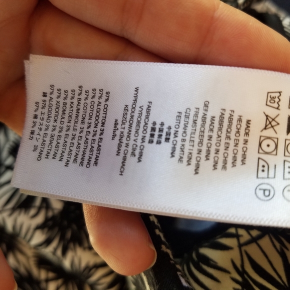 Michael Kors Tropical Skort Size 8 - Picture 8 of 8